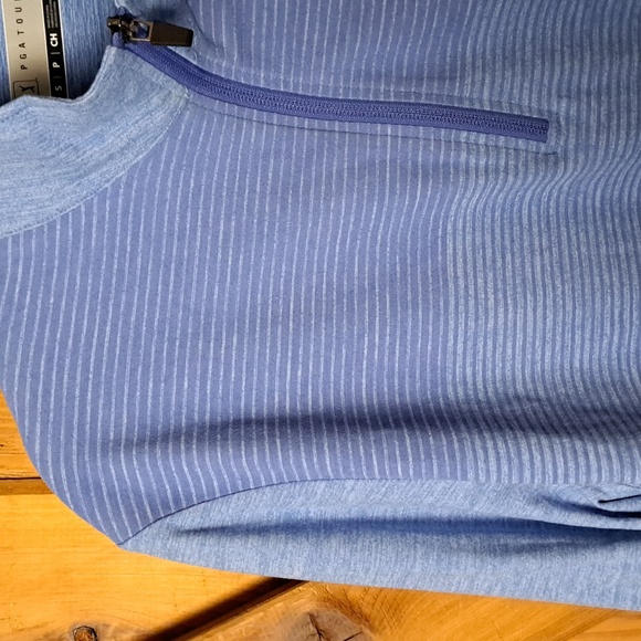 🛍PGA water repellent long sleeve S top ptp 22" ( can be unisex) - Picture 3 of 7